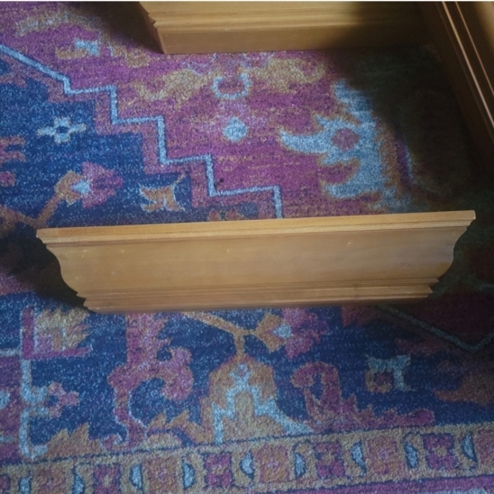 Pottery Barn wall shelf crown picture ledge 2 foot